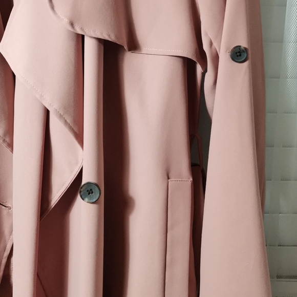 Beautiful Pink Women's Jacket, fits like a Medium - Picture 5 of 8